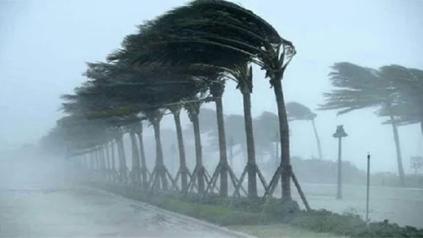 ঝড়ের আশঙ্কা ঢাকাসহ ৮ অঞ্চলে, নদীবন্দরগুলোতে সতর্কতা